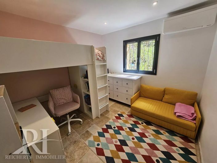 Image No.11-5 Bed House for sale