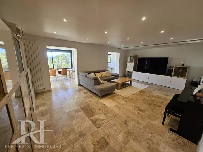 Image No.5-5 Bed House for sale
