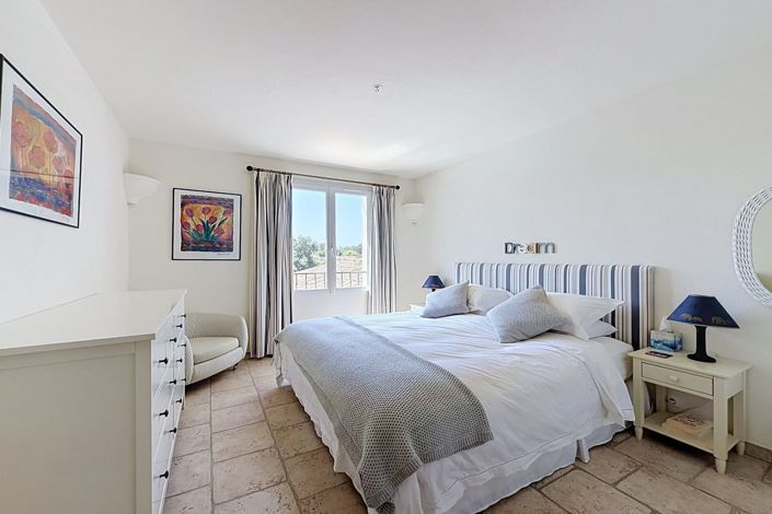 Image No.9-4 Bed House for sale