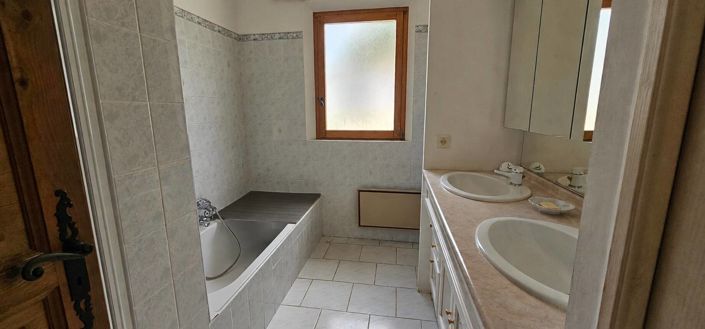 Image No.11-House for sale
