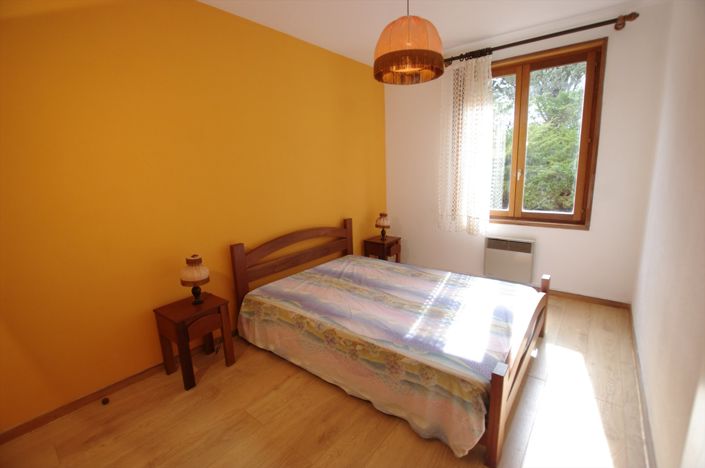 Image No.12-4 Bed House for sale