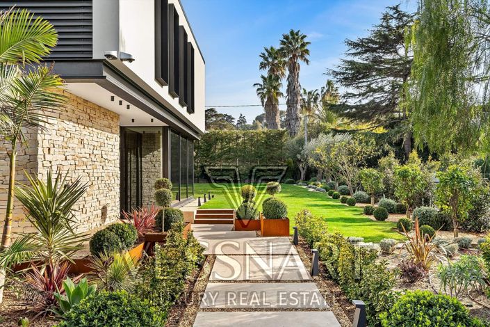 Image No.6-6 Bed House for sale