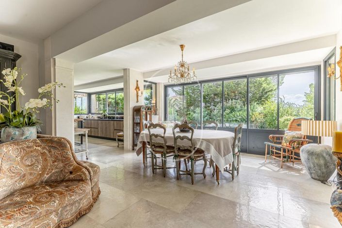 Image No.5-5 Bed House for sale