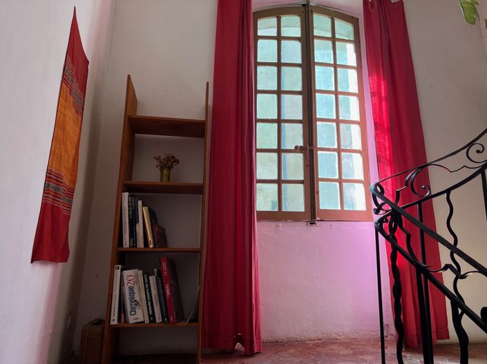 Image No.8-8 Bed House for sale