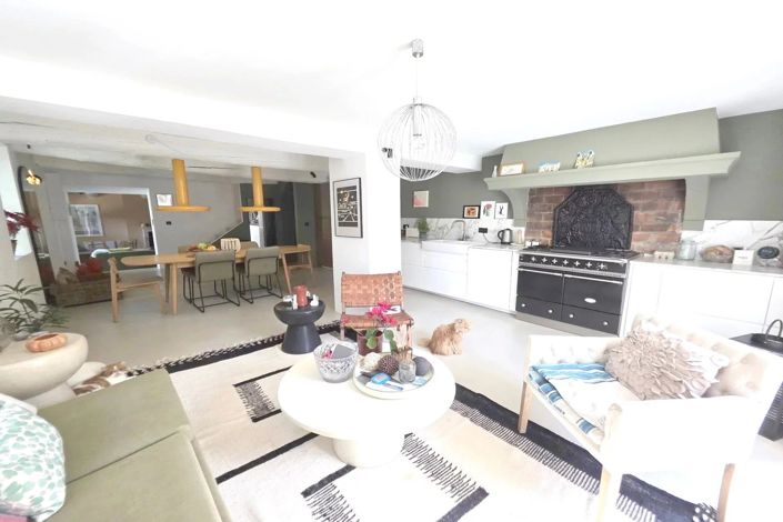 Image No.8-3 Bed House for sale