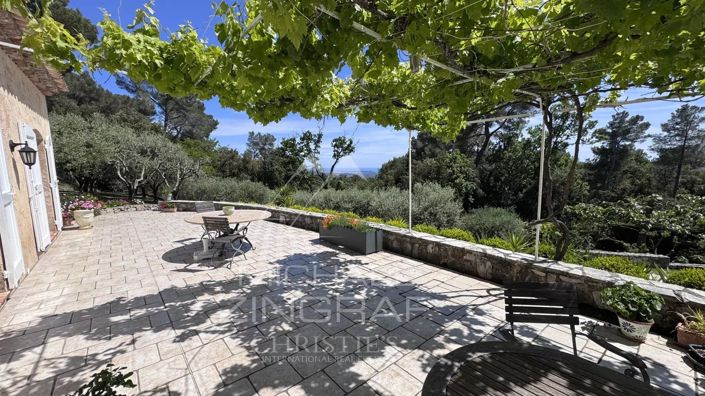 Image No.2-4 Bed House for sale
