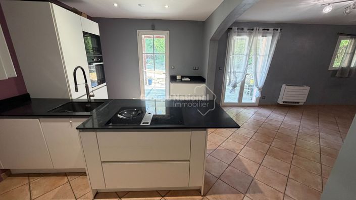 Image No.9-4 Bed House for sale