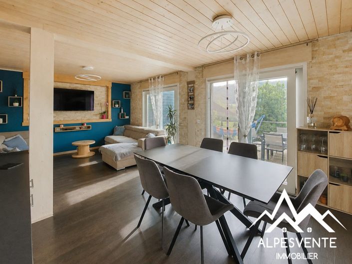 Image No.4-5 Bed House for sale