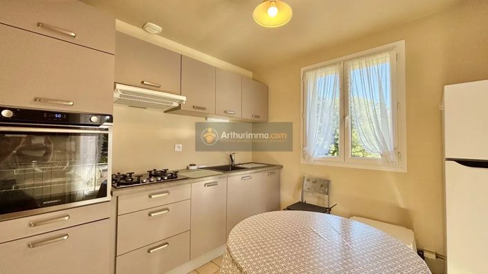 Image No.11-3 Bed House for sale
