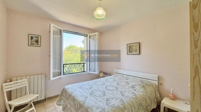 Image No.13-3 Bed House for sale