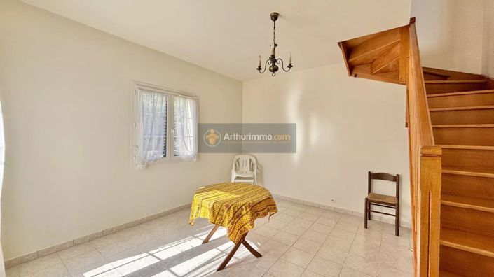 Image No.15-3 Bed House for sale