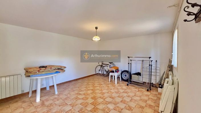 Image No.20-3 Bed House for sale