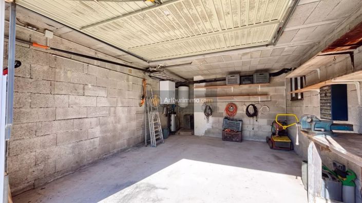 Image No.26-3 Bed House for sale