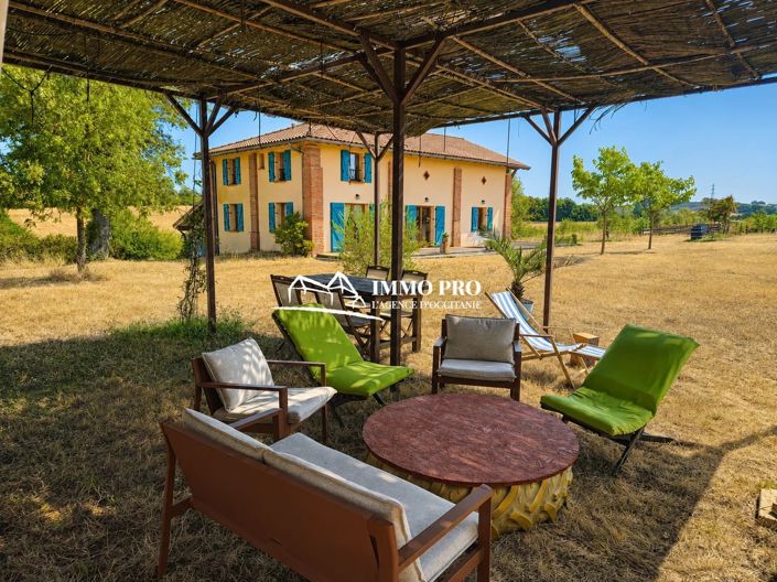 Image No.2-4 Bed House for sale