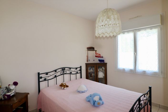 Image No.10-4 Bed House for sale