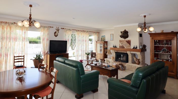 Image No.3-4 Bed House for sale