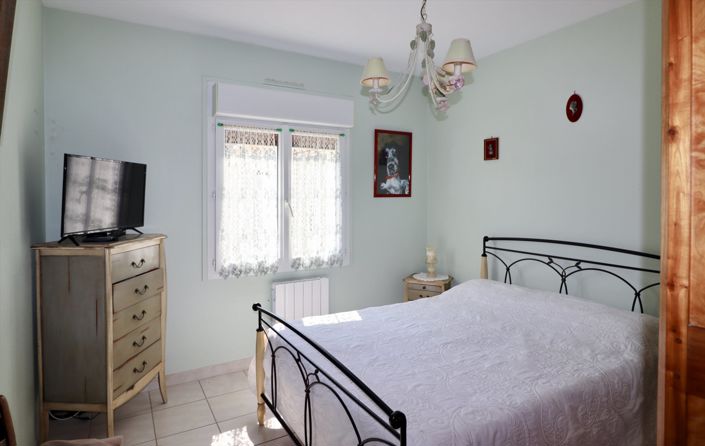 Image No.8-4 Bed House for sale