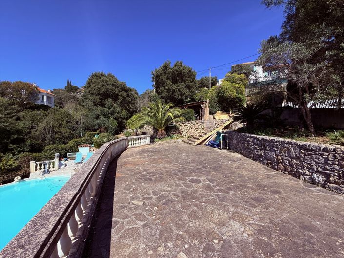 Image No.9-6 Bed House for sale