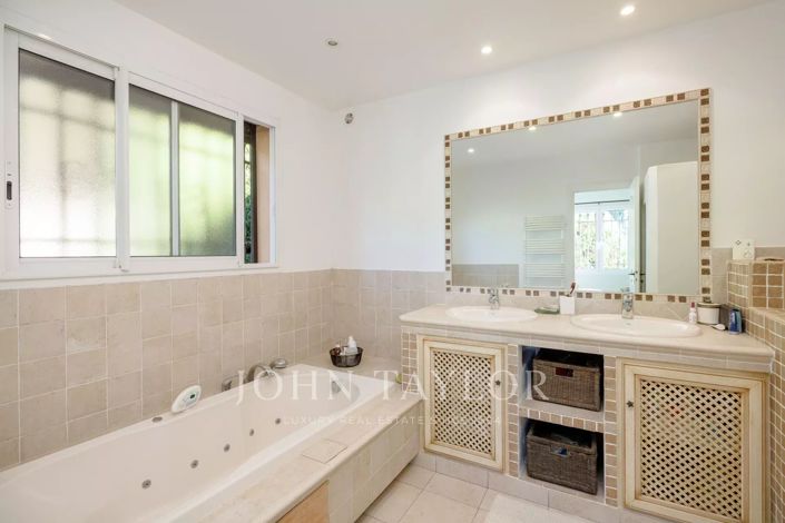 Image No.13-3 Bed House for sale