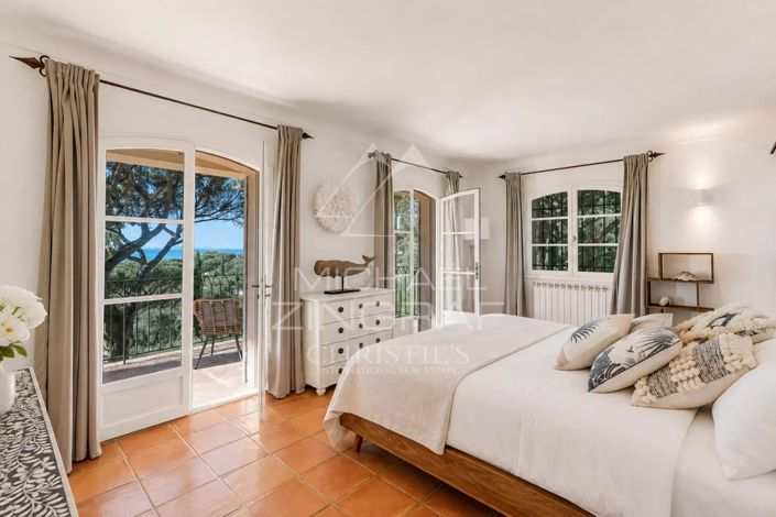 Image No.11-5 Bed House for sale