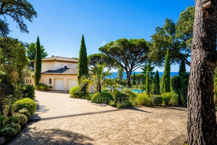 Image No.4-5 Bed House for sale