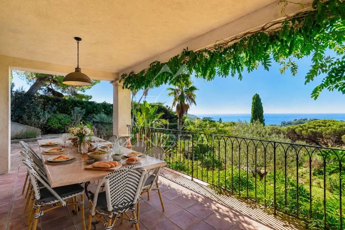 Image No.5-5 Bed House for sale