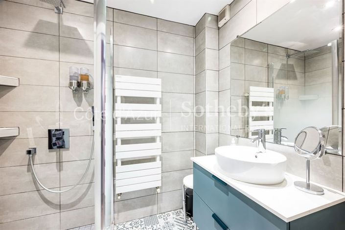 Image No.16-7 Bed House for sale