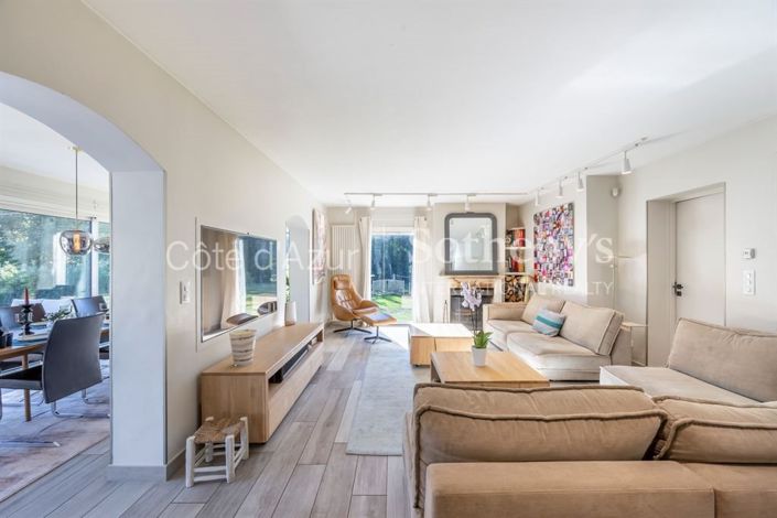 Image No.9-7 Bed House for sale