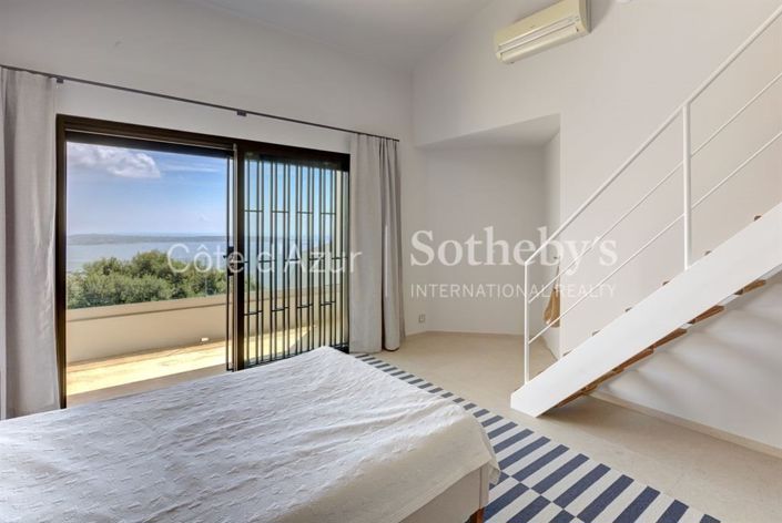 Image No.12-5 Bed House for sale