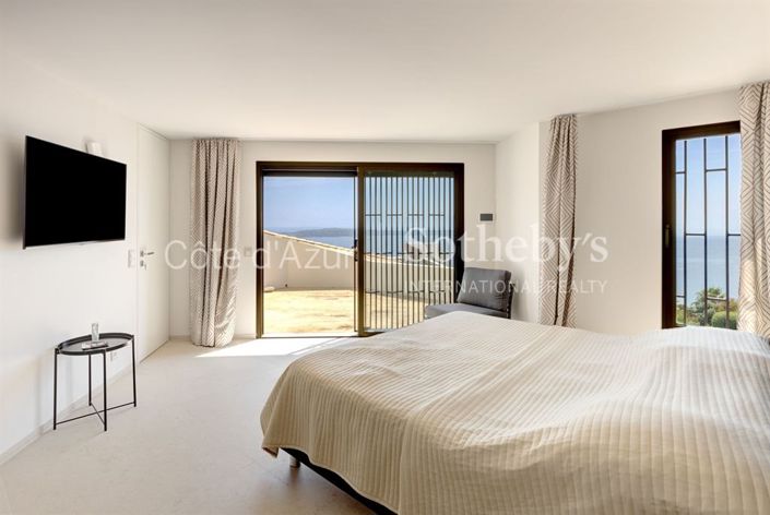 Image No.17-5 Bed House for sale