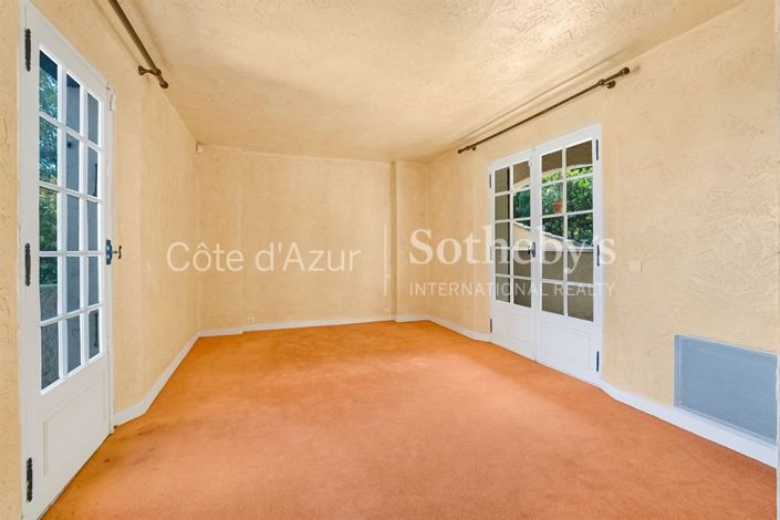 Image No.9-5 Bed House for sale