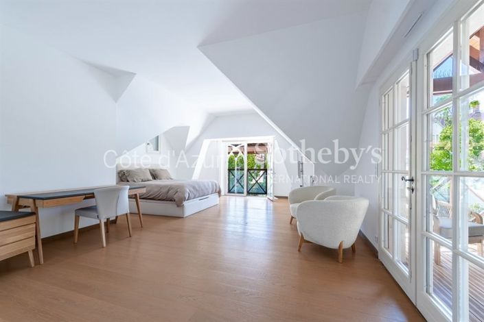 Image No.13-6 Bed House for sale
