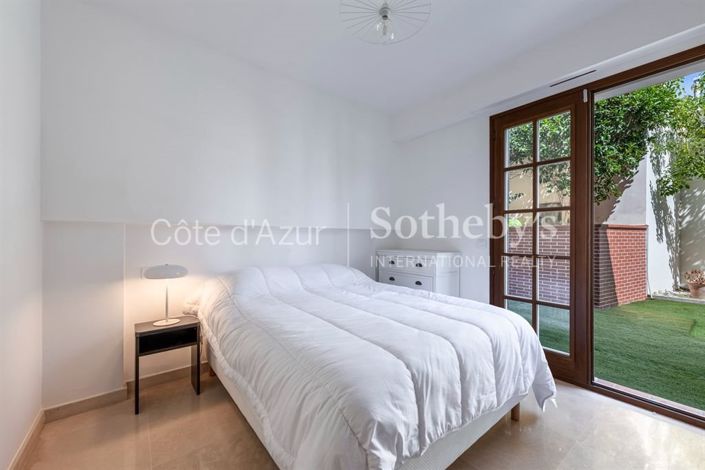 Image No.15-6 Bed House for sale