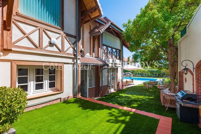 Image No.6-6 Bed House for sale