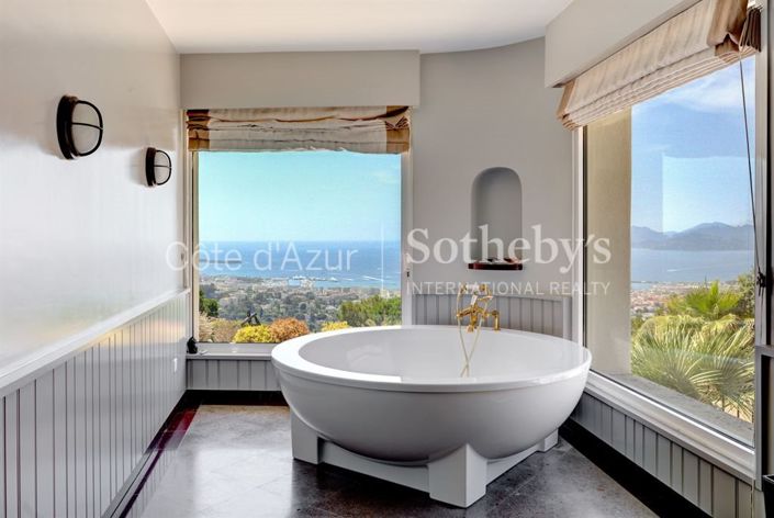Image No.17-8 Bed House for sale