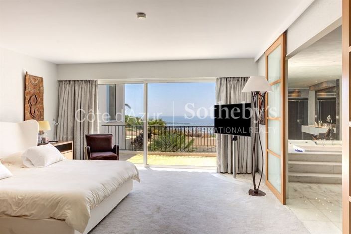 Image No.18-8 Bed House for sale