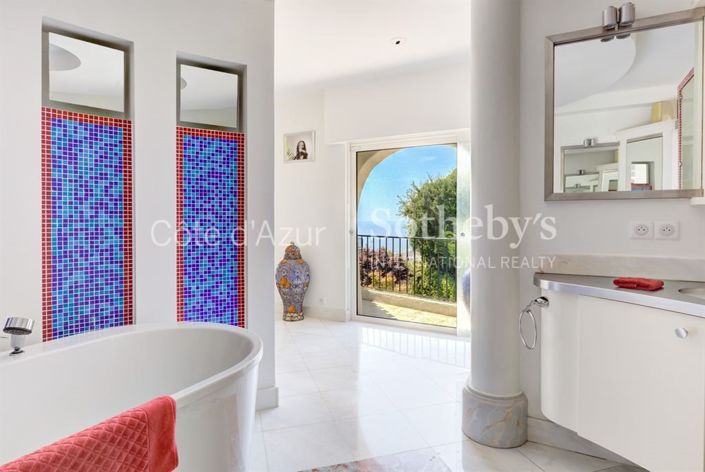 Image No.19-8 Bed House for sale