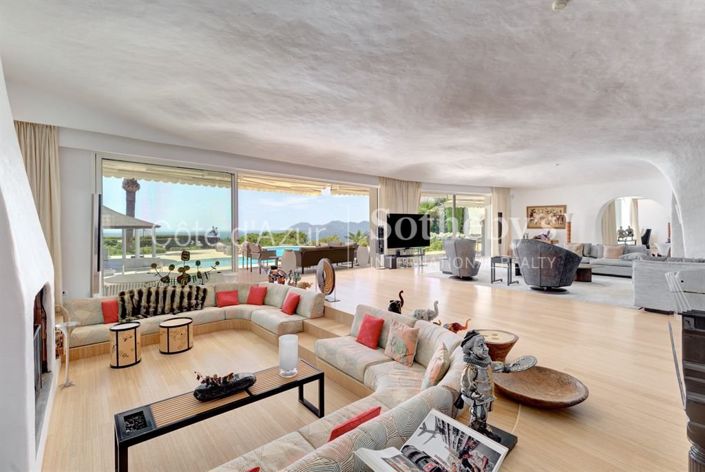 Image No.9-8 Bed House for sale