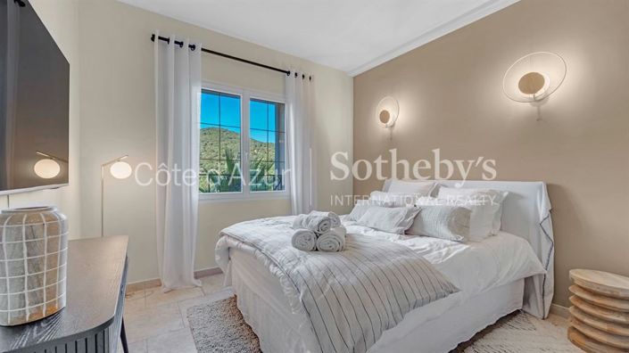 Image No.13-8 Bed House for sale