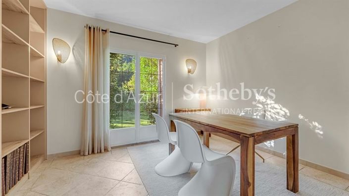 Image No.14-8 Bed House for sale