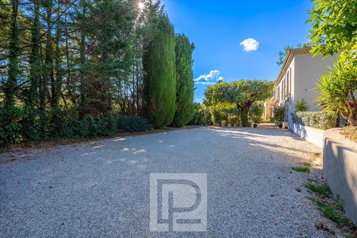 Image No.18-4 Bed House for sale