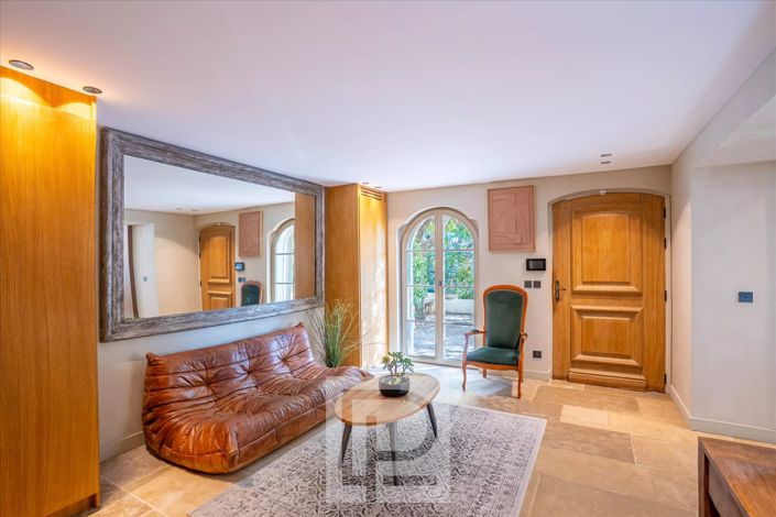 Image No.8-4 Bed House for sale