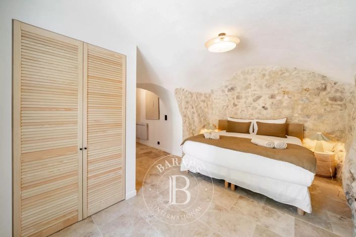 Image No.16-6 Bed House for sale
