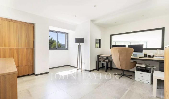 Image No.12-3 Bed House for sale