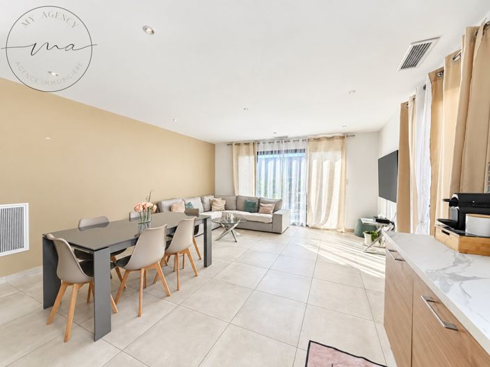 Image No.11-3 Bed House for sale