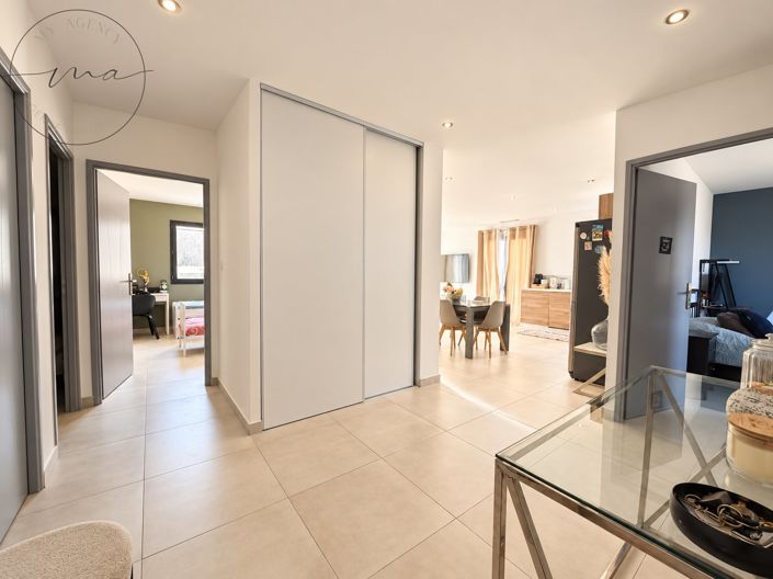 Image No.2-3 Bed House for sale