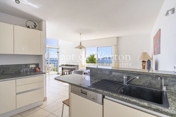 Image No.11-5 Bed House for sale