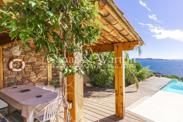 Image No.16-5 Bed House for sale