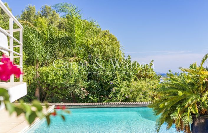 Image No.17-5 Bed House for sale