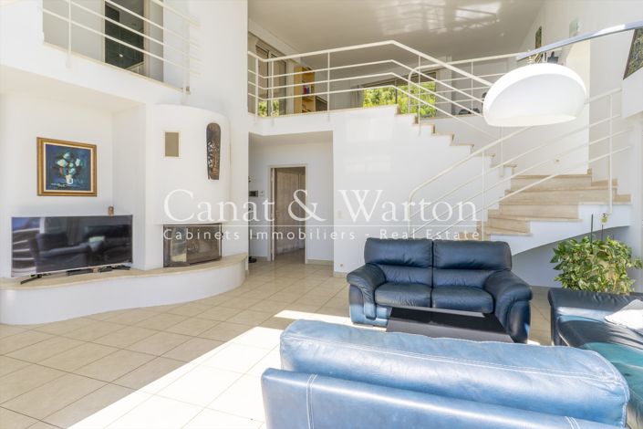 Image No.9-5 Bed House for sale